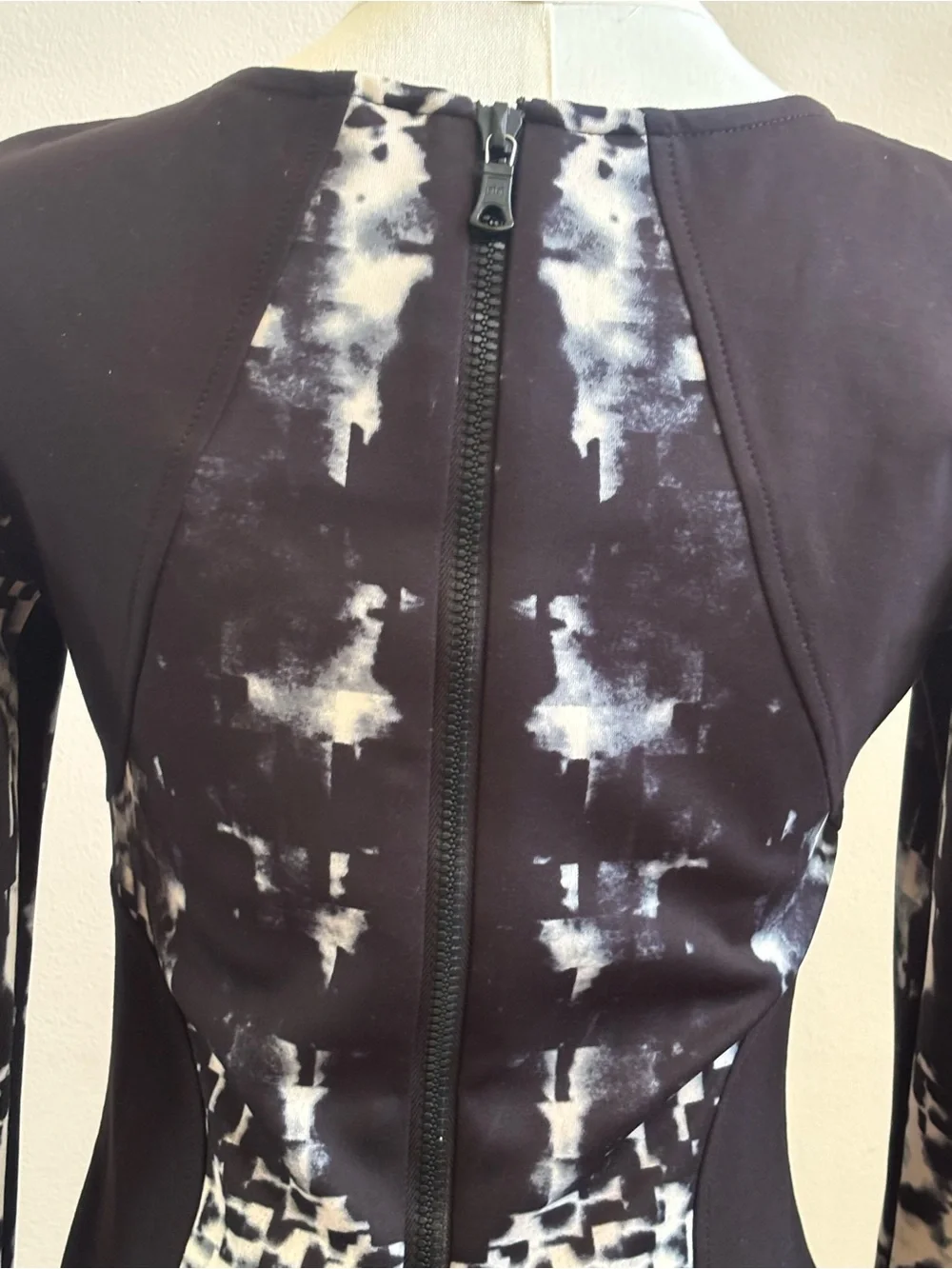 Yoana Baraschi Black White Abstract Sheath Dress Size 4 Career Cocktail